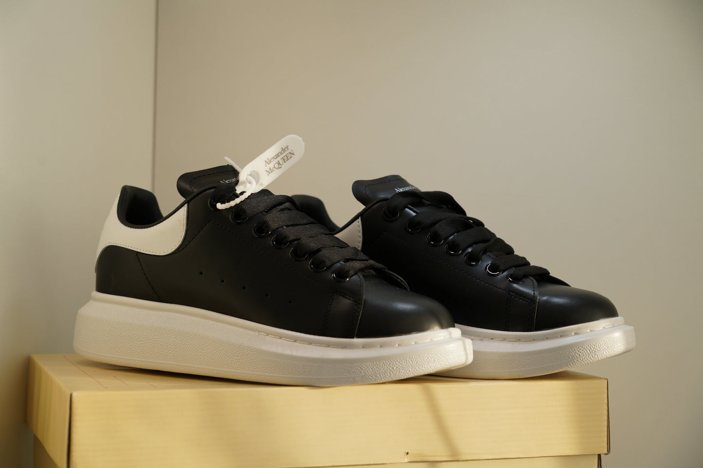 Adidasi Alexander McQueen Negru-Alb - FULLBOX