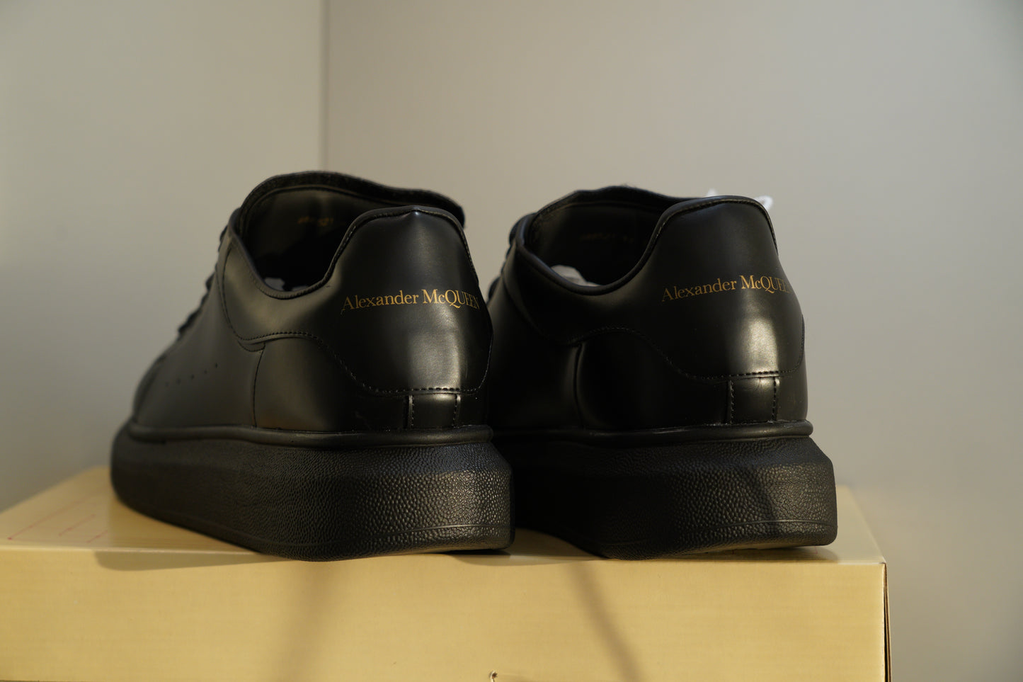 Adidasi Alexander McQueen NEGRU - FULLBOX