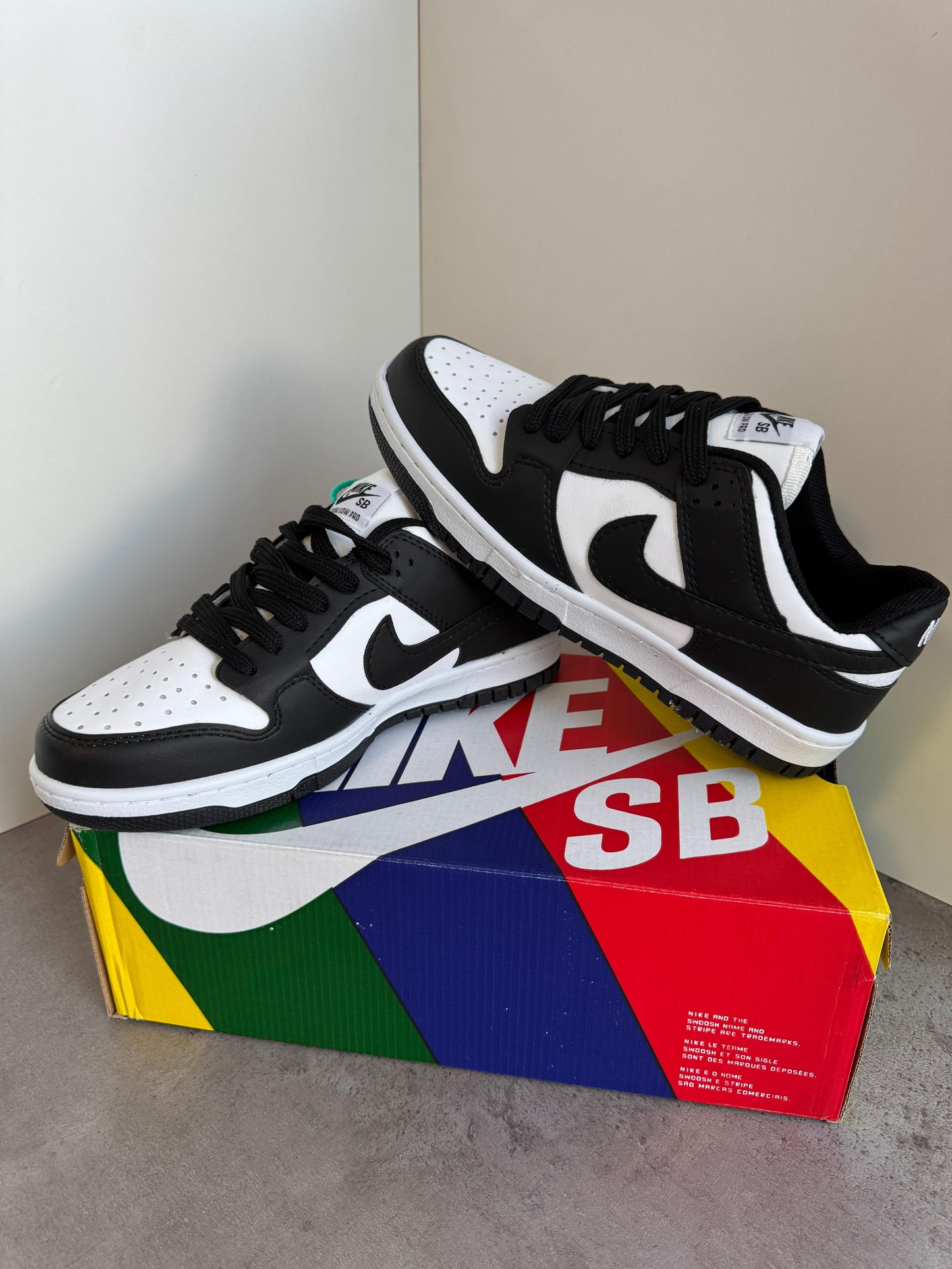 Nike Dunk Negru-Alb
