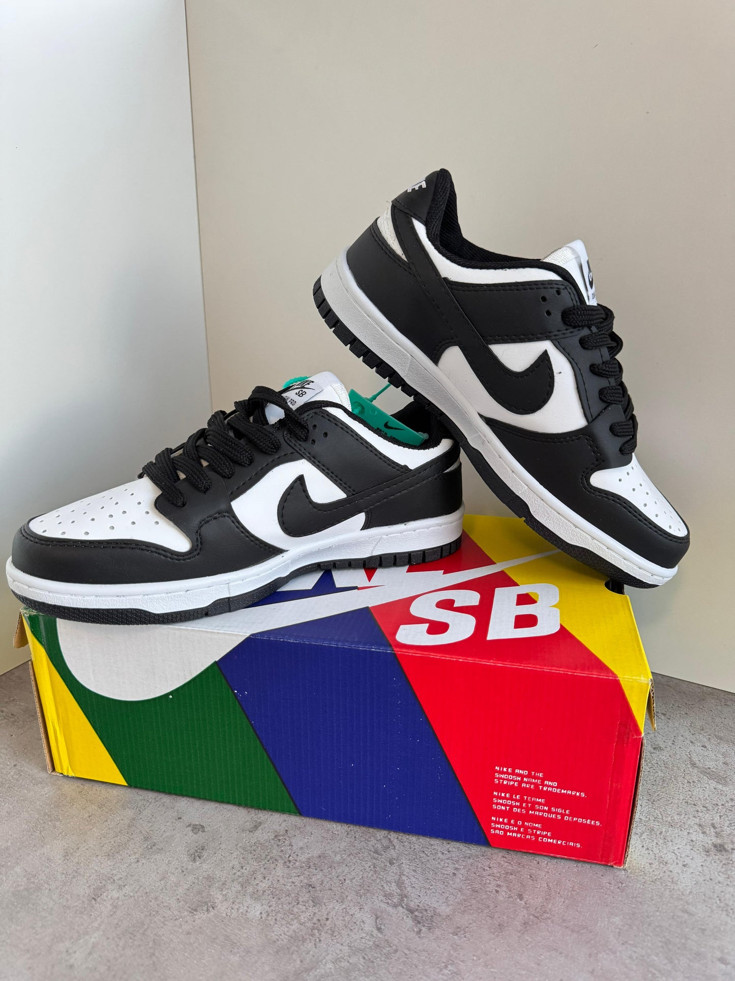 Nike Dunk Negru-Alb