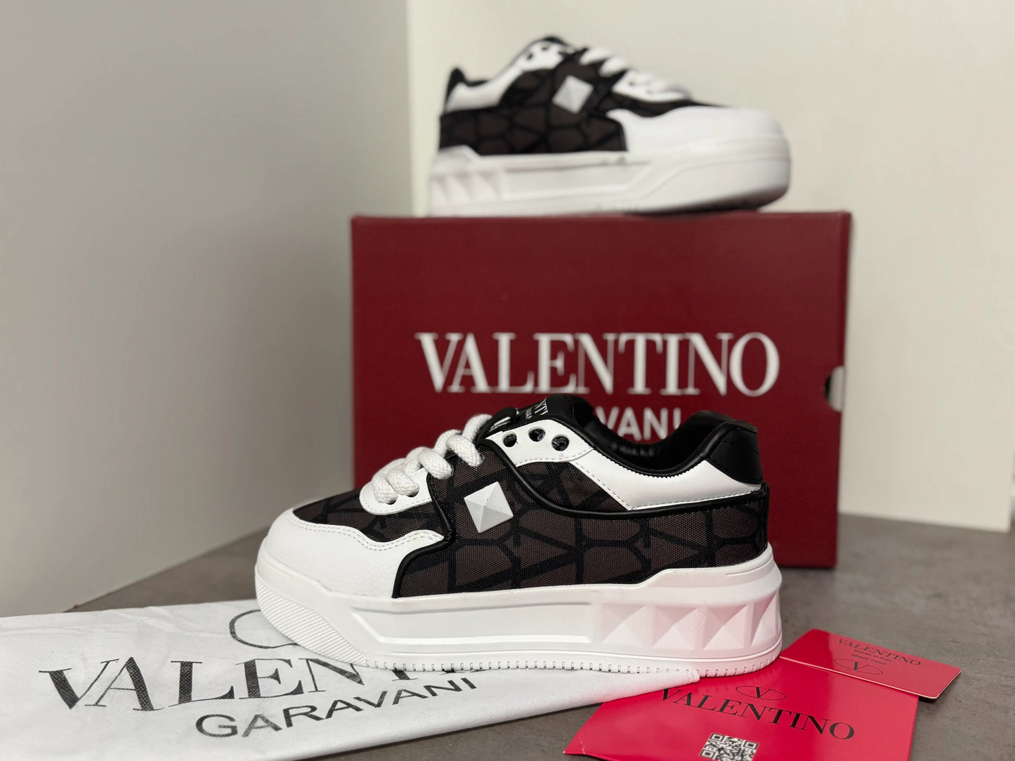 Valentino Garavanni Alb-Negru