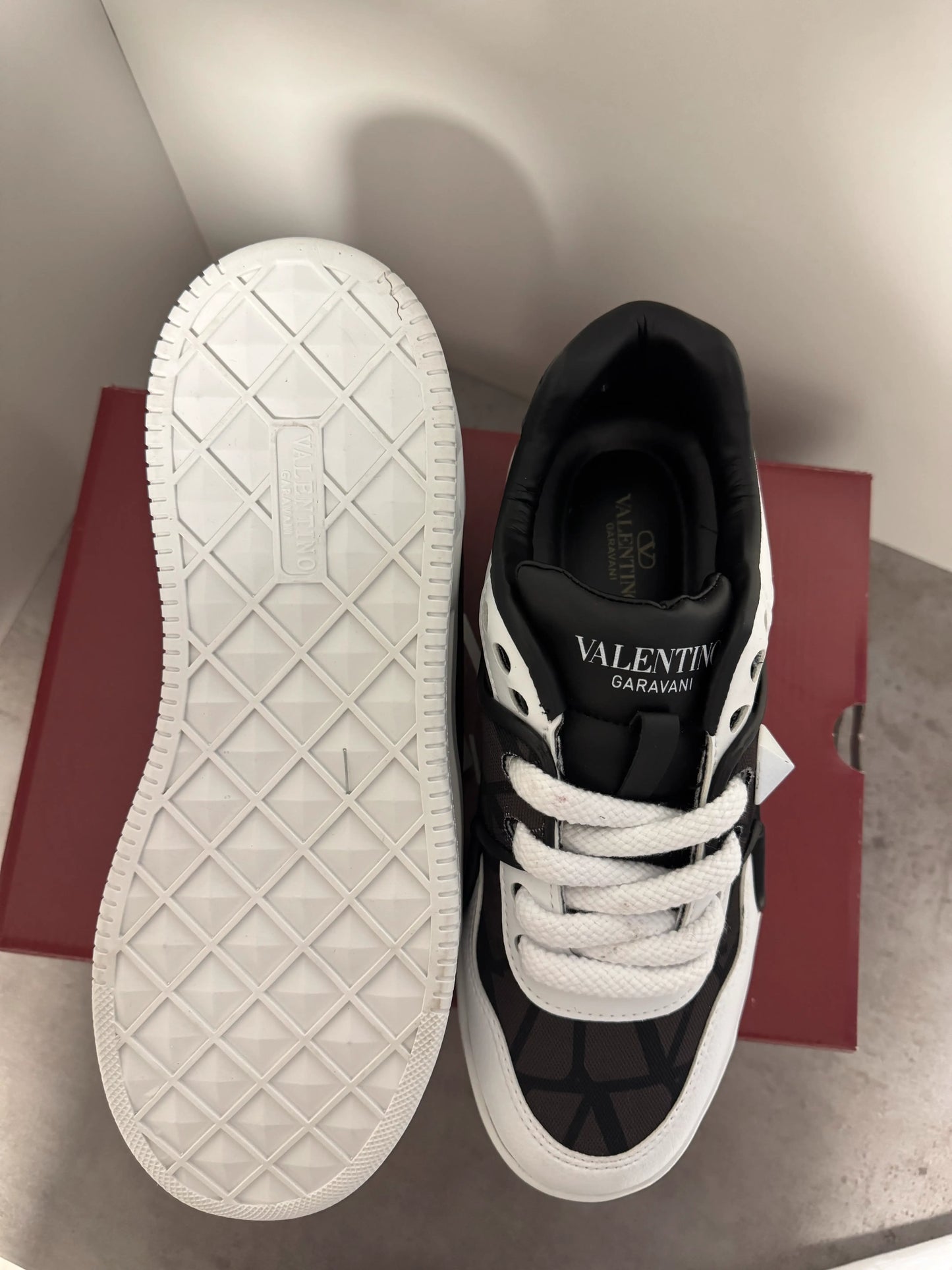 Valentino Garavanni Alb-Negru