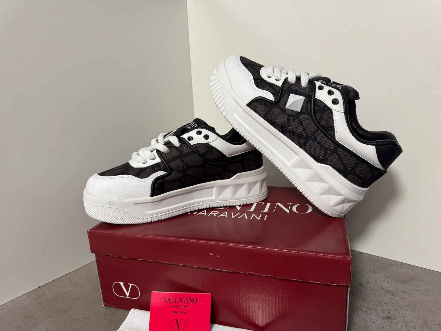Valentino Garavanni Alb-Negru