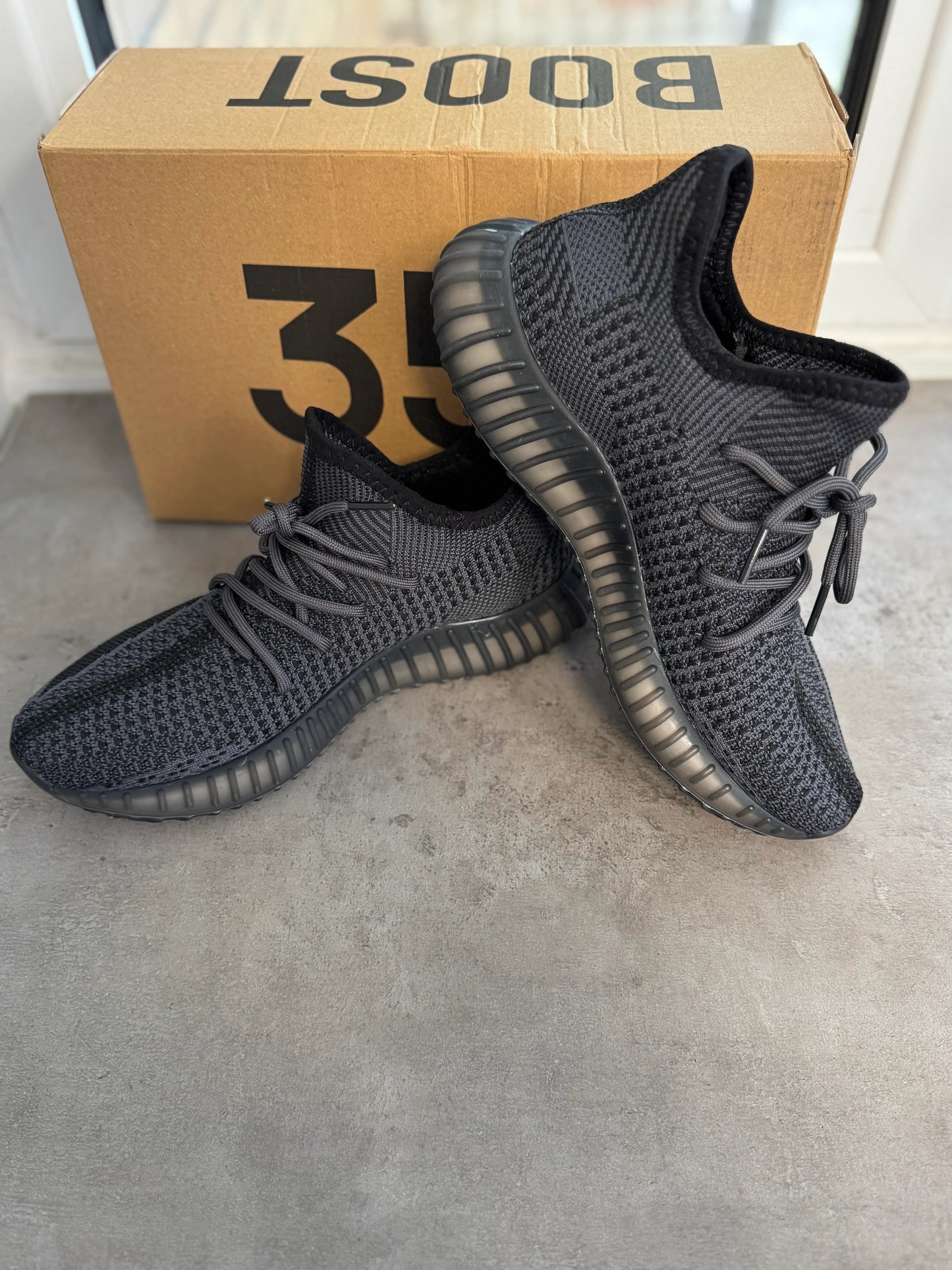 Yeezy Boost 350 Black