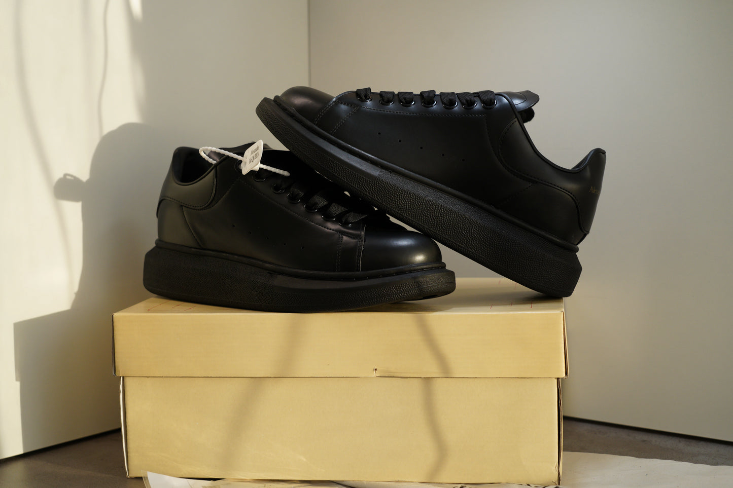 Adidasi Alexander McQueen NEGRU - FULLBOX
