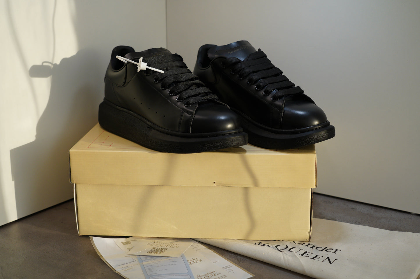 Adidasi Alexander McQueen NEGRU - FULLBOX