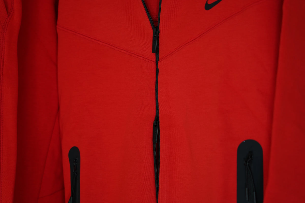 Trening Tech Trening Tech Fleece 2025 - Rosu – Cele mai mari reduceri!